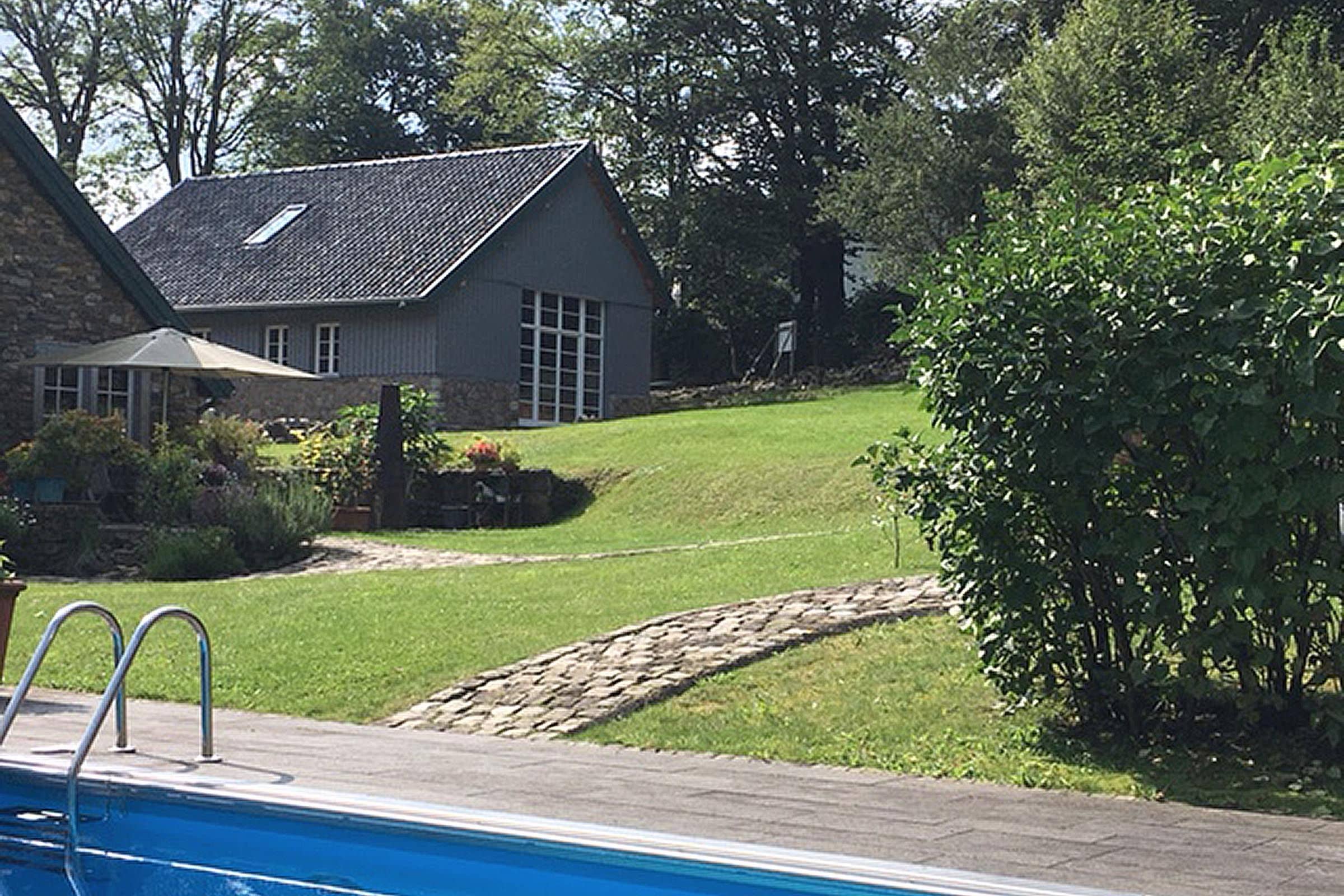 Severich & Partner Architekt Architektur Messebau Bauprojekte Hochbau Wohngebäude Wohnung Wohnen Roetgen Aachen Köln Eifel Nordeifel Innenausbau Haus bauen Renovieren Renovierung Ferienhaus Eifelbarn Urlaub