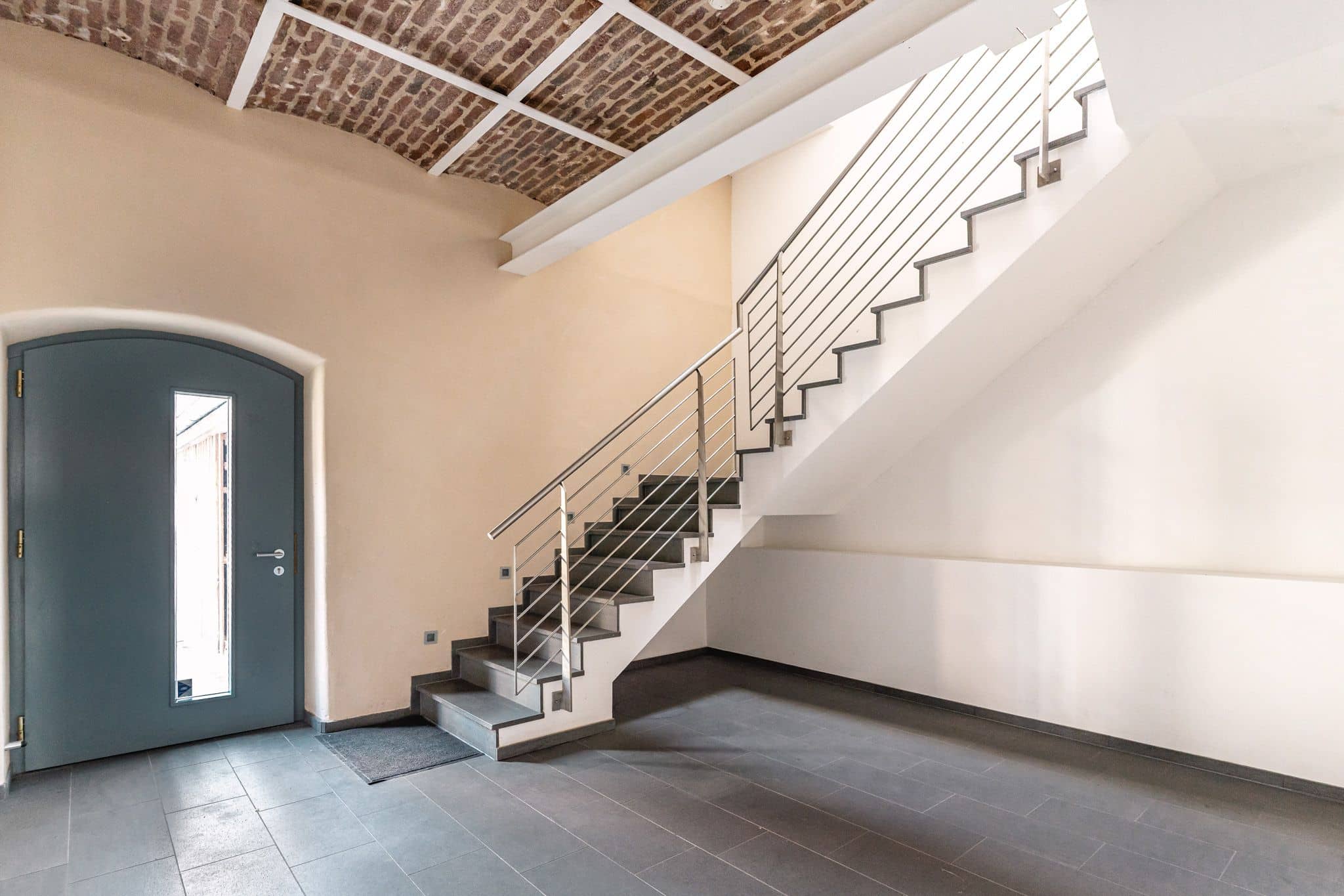 Severich &amp; Partner Architekt Architektur Messebau Bauprojekte Hochbau Roetgen Aachen Köln Eifel Nordeifel Innenausbau Wohnung Wohnen Scheune Nerscheid Praxis Renovierung Arzt Zahnarzt